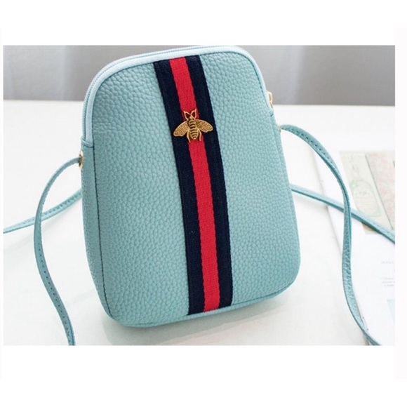 Embellished Bumble Bee Crossbody Bag - Picture 4 of 8